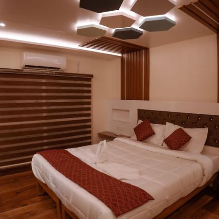 Victoria Houseboats Otel Alappuzha Dış mekan fotoğraf