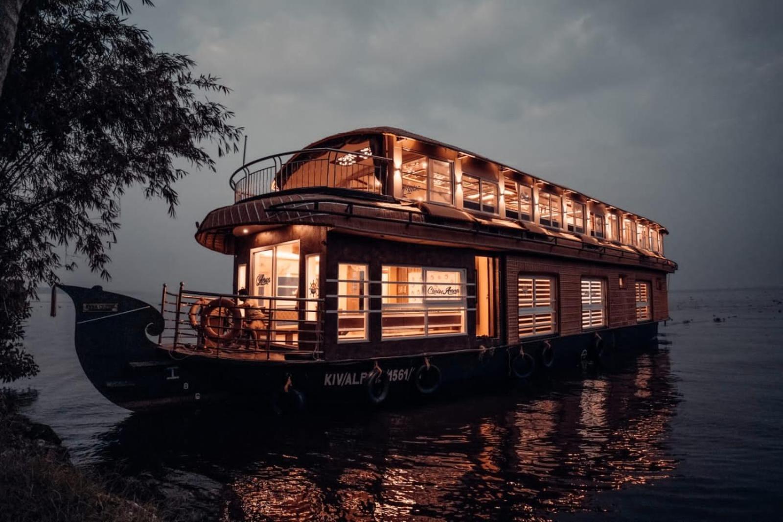 Victoria Houseboats Otel Alappuzha Dış mekan fotoğraf