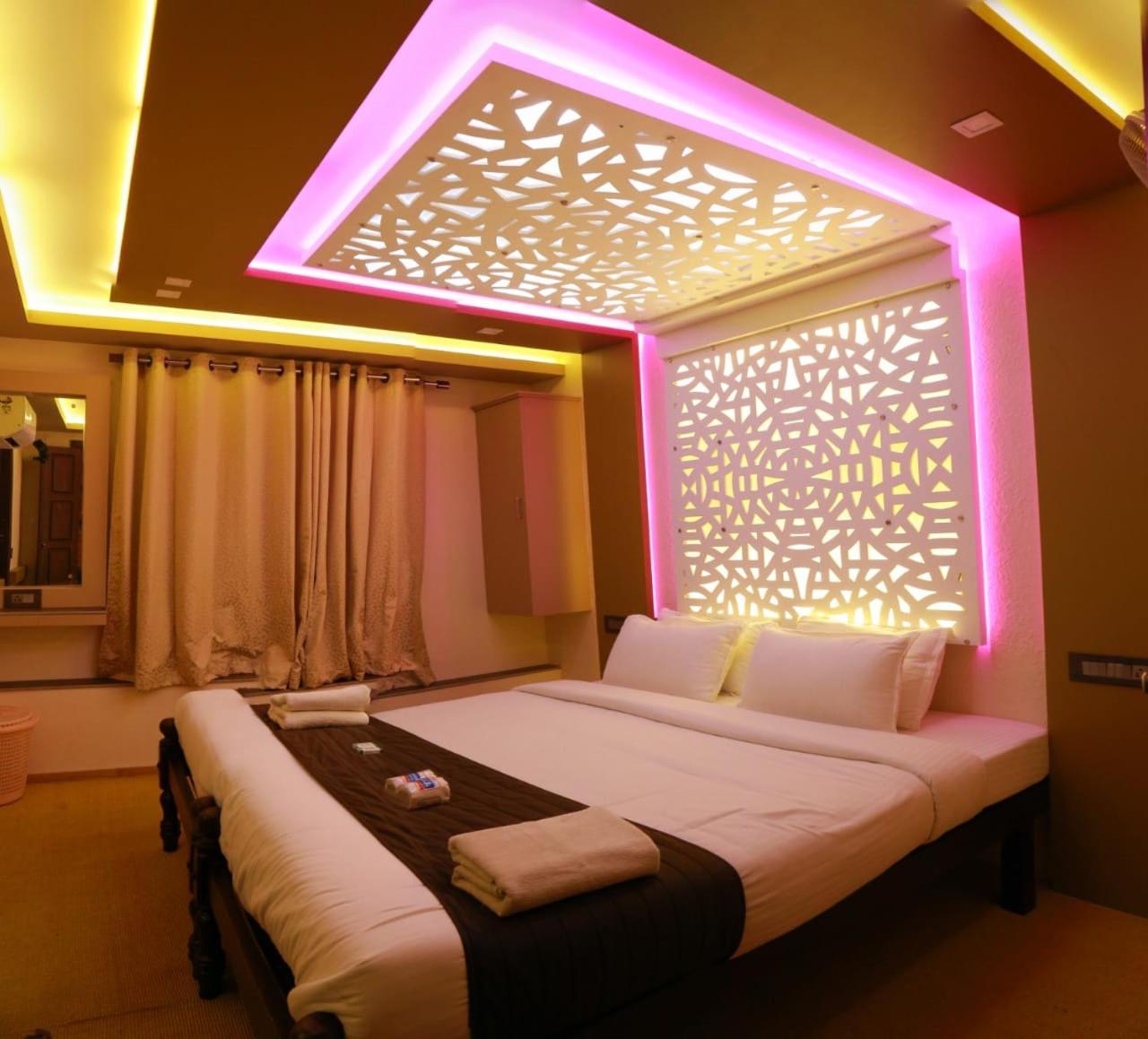 Victoria Houseboats Otel Alappuzha Dış mekan fotoğraf